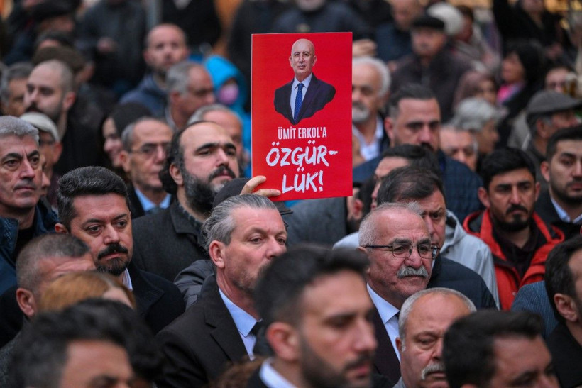 CHP’lilerden Ankara’da gözaltı protestosu - Resim: 2