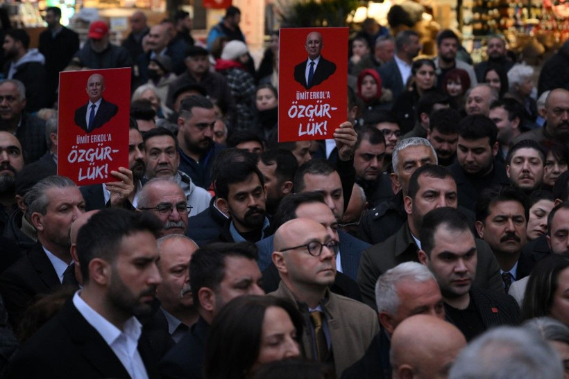 CHP’lilerden Ankara’da gözaltı protestosu - Resim: 5