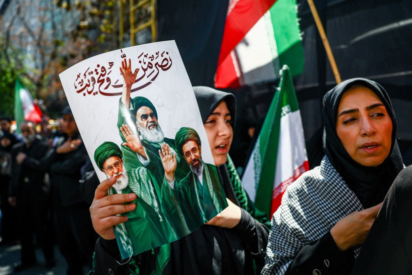 İranlılar, öldürülen Hamaney için sokağa döküldü - Resim: 8