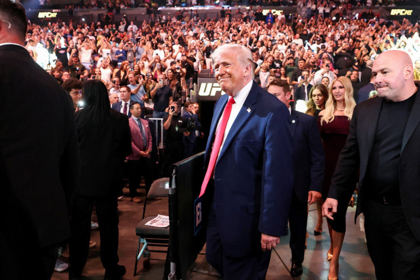 Trump müzakereler sonuçsuz kalırken kafes dövüşü izledi - Resim : 4