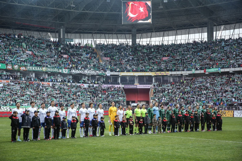 35 bin Bursasporlu bir şehri fethetti: Böyle deplasman görülmedi - Resim: 16