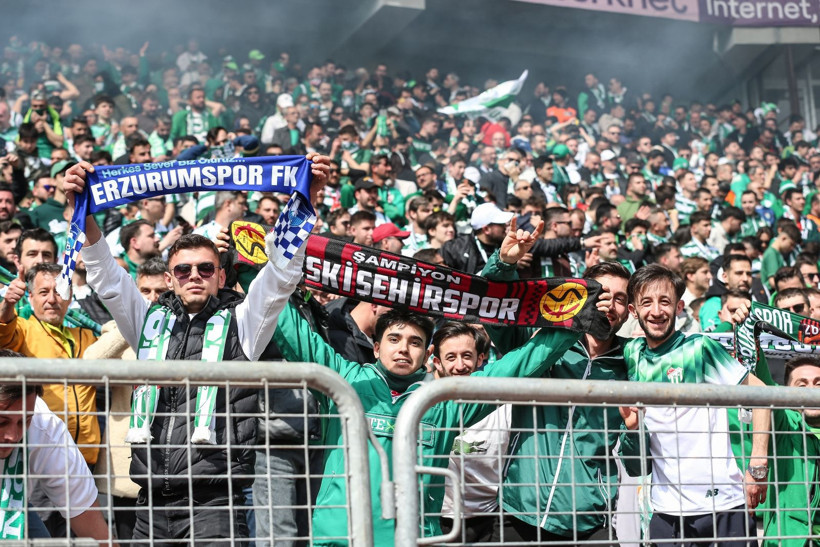 35 bin Bursasporlu bir şehri fethetti: Böyle deplasman görülmedi - Resim: 22