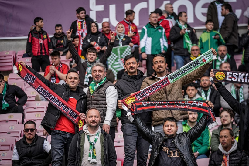 35 bin Bursasporlu bir şehri fethetti: Böyle deplasman görülmedi - Resim: 7