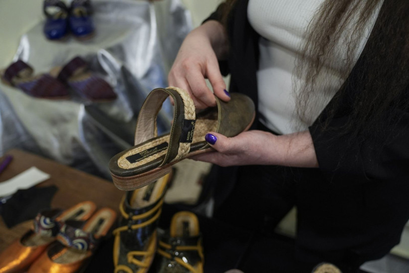 Muz ağacından ayakkabı yapıyor - Resim: 5