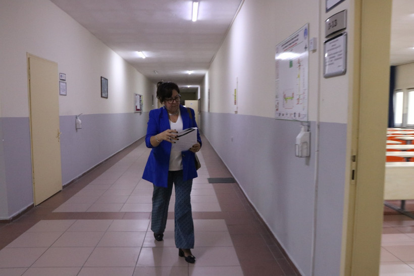 58 yaşında üniversite okuyor! Babasının engelini aştı - Resim : 1