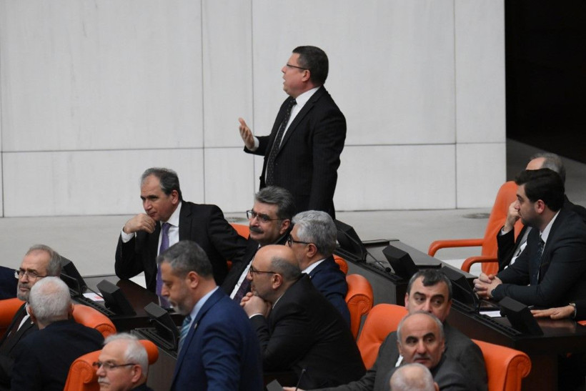 Meclis'te tartışma: 'Burada babanızın çiftliği yok, geleceksiniz' - Resim: 2