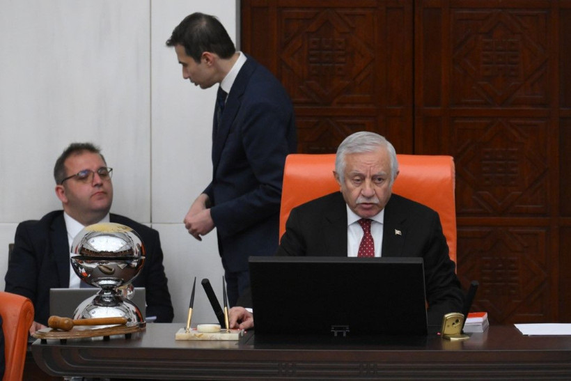 Meclis'te tartışma: 'Burada babanızın çiftliği yok, geleceksiniz' - Resim: 5