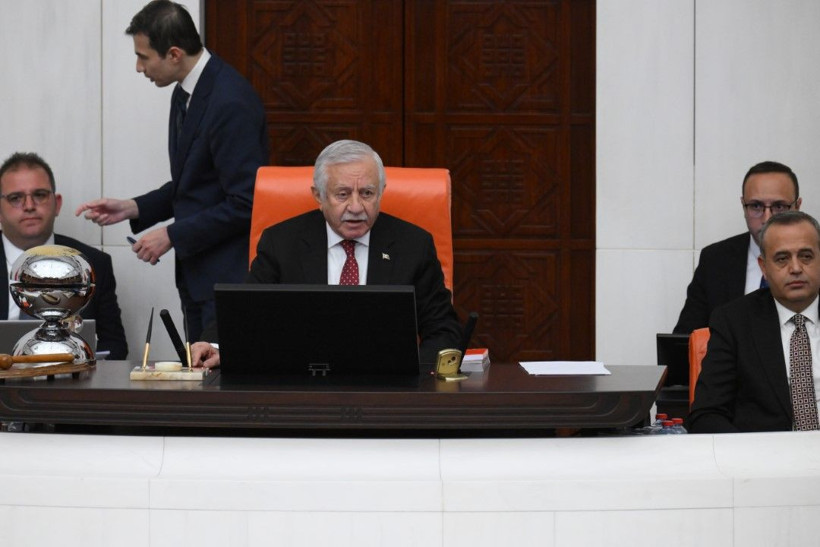 Meclis'te tartışma: 'Burada babanızın çiftliği yok, geleceksiniz' - Resim: 6