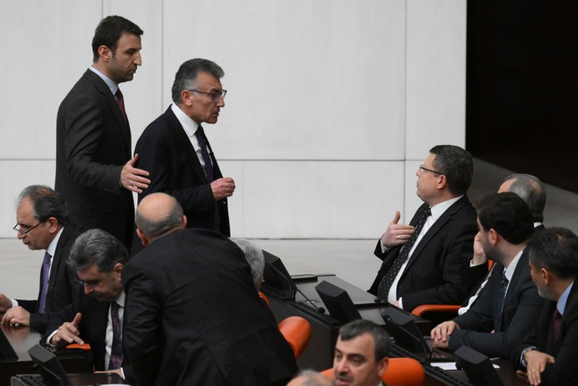Meclis'te tartışma: 'Burada babanızın çiftliği yok, geleceksiniz' - Resim: 8