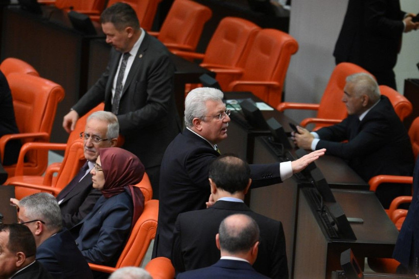Meclis'te tartışma: 'Burada babanızın çiftliği yok, geleceksiniz' - Resim: 13