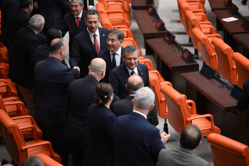 23 Nisan oturumunda Meclis’te sıralar boş kaldı, MHP ile DEM selamlaşmadı - Resim : 6