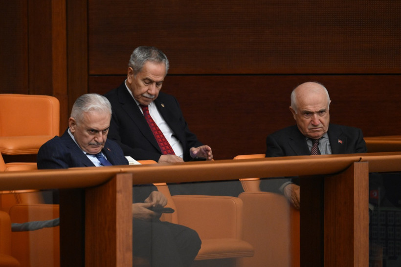 23 Nisan oturumunda Meclis’te sıralar boş kaldı, MHP ile DEM selamlaşmadı - Resim : 5