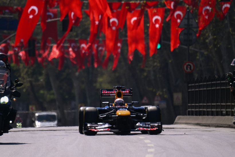 İstanbul sokaklarında 6 yıl sonra Formula 1 sesleri yankılandı - Resim: 10