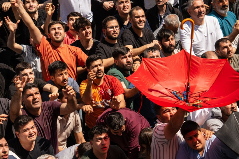 Mesir coşkusu izdihama dönüştü! 10 ton macun için on binler birbirine girdi - Resim: 1