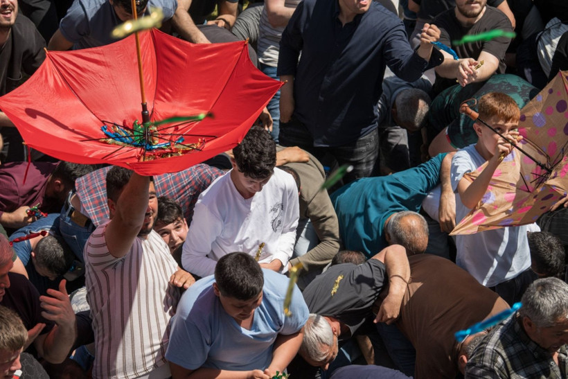 Mesir coşkusu izdihama dönüştü! 10 ton macun için on binler birbirine girdi - Resim: 19