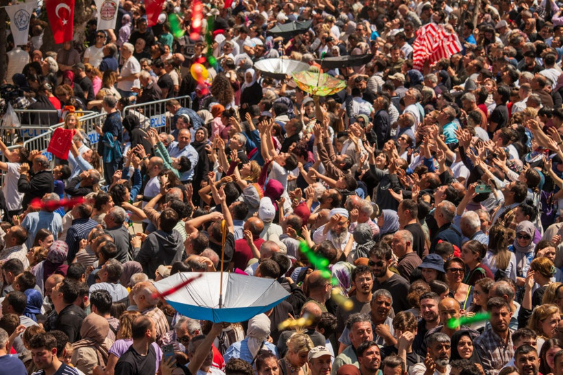 Mesir coşkusu izdihama dönüştü! 10 ton macun için on binler birbirine girdi - Resim: 21