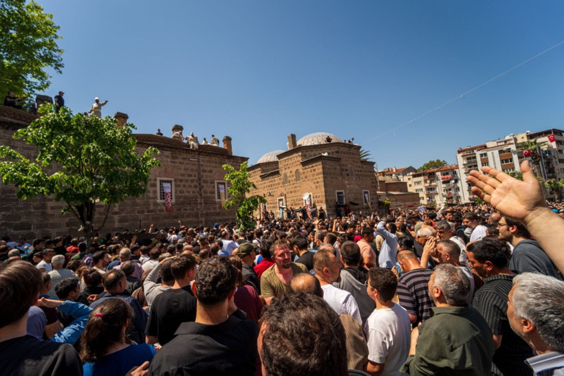 Mesir coşkusu izdihama dönüştü! 10 ton macun için on binler birbirine girdi - Resim: 28