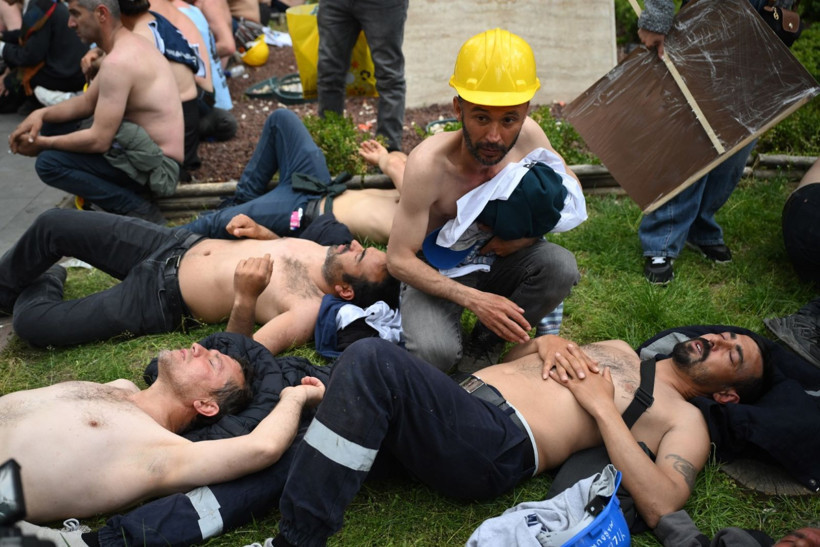 Açlık grevindeki madencilere polis müdahalesi - Resim: 14