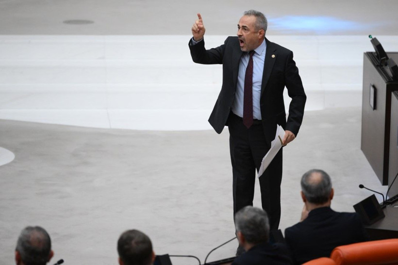 Meclis'te tansiyon yükseldi: 'Adam değilsin' tartışması - Resim: 4
