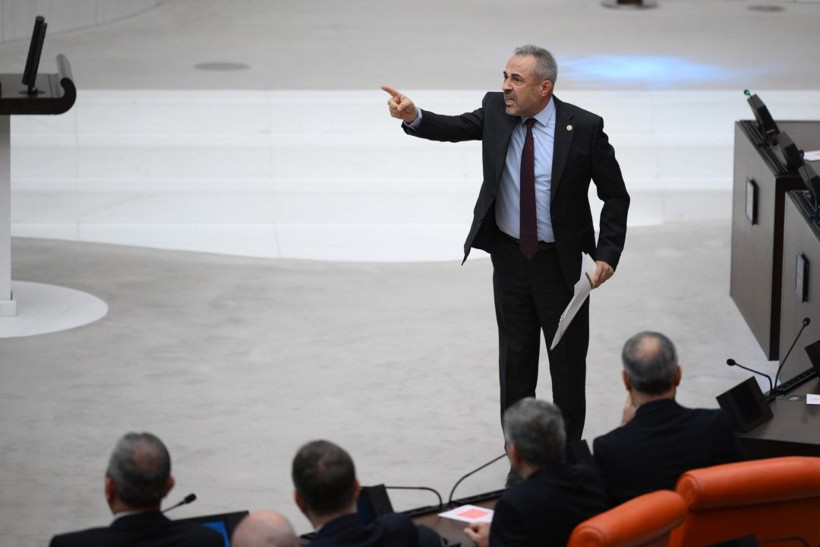 Meclis'te tansiyon yükseldi: 'Adam değilsin' tartışması - Resim: 5