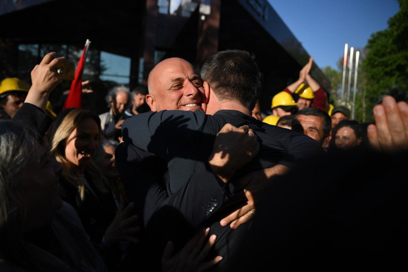 Direnen madenciler kazandı! İşçilerden sevinç gösterisi - Resim: 2