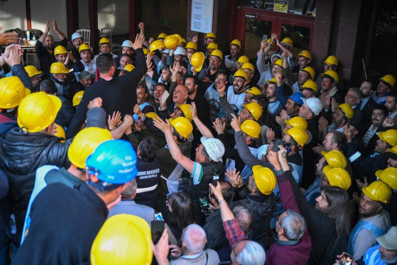 Direnen madenciler kazandı! İşçilerden sevinç gösterisi - Resim: 17