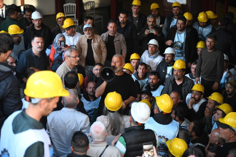 Direnen madenciler kazandı! İşçilerden sevinç gösterisi - Resim: 22