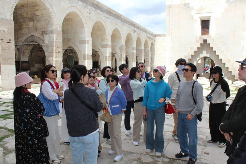 Türk dizilerinden etkilenen turistler buraya akın etti - Resim : 3