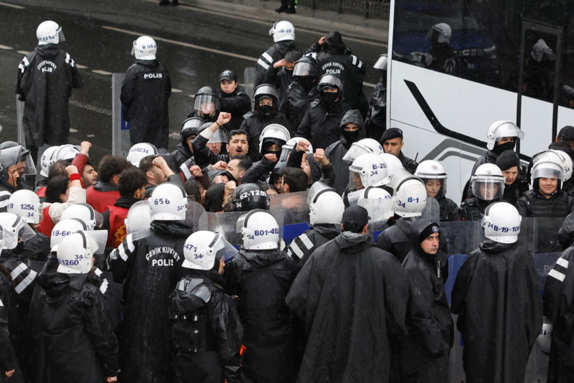 Taksim'e 1 Mayıs ablukası: Gözaltılar var - Resim : 9