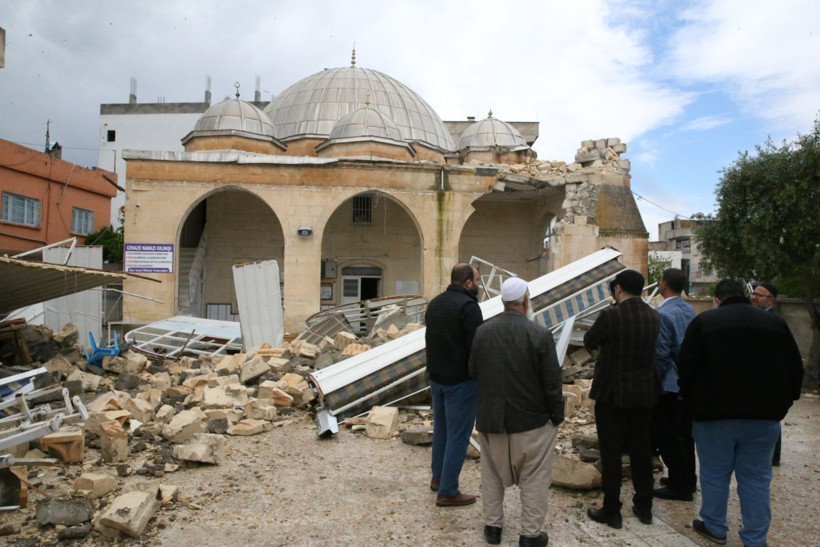 Deprem gibi: Camiler, iş yerleri yıkıldı - Resim: 10