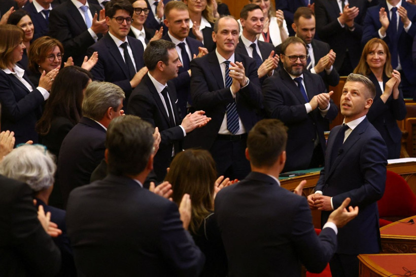 16 yıllık Orban dönemi resmen sona erdi - Resim: 2