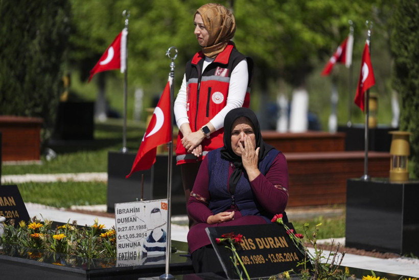 Soma'da 12'nci yıl anması - Resim: 4