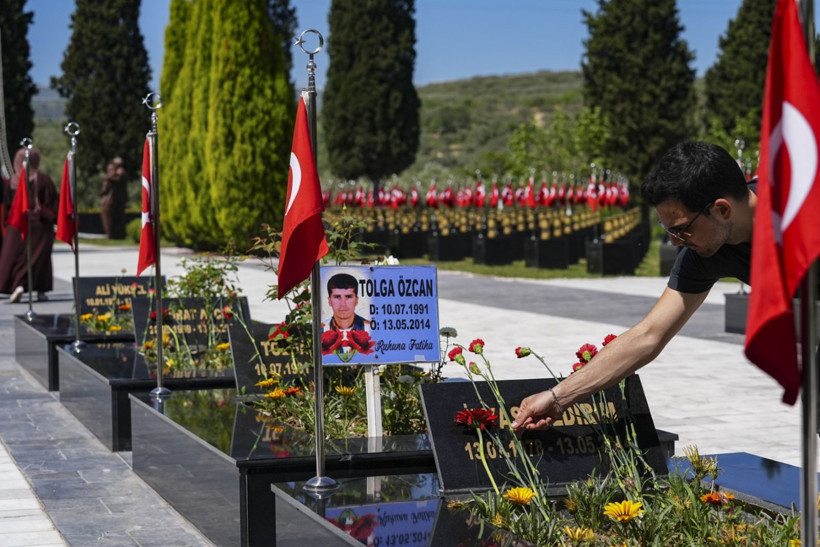 Soma'da 12'nci yıl anması - Resim: 11