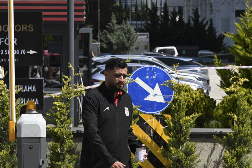 Trump 'güvenli değil' demişti, Ankara'da vize kuyruğuna girdiler! - Resim: 27