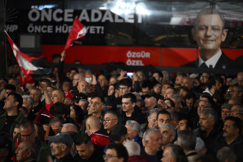 Özgür Özel: Gerekirse hayatı durduracağız ama teslim olmayacağız - Resim : 8
