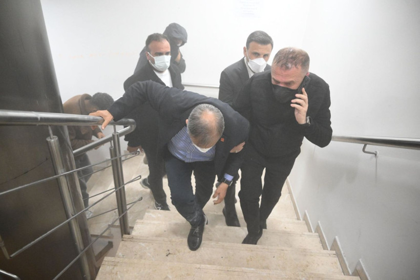 Polis, CHP Genel Merkezi'ne böyle girdi - Resim: 8
