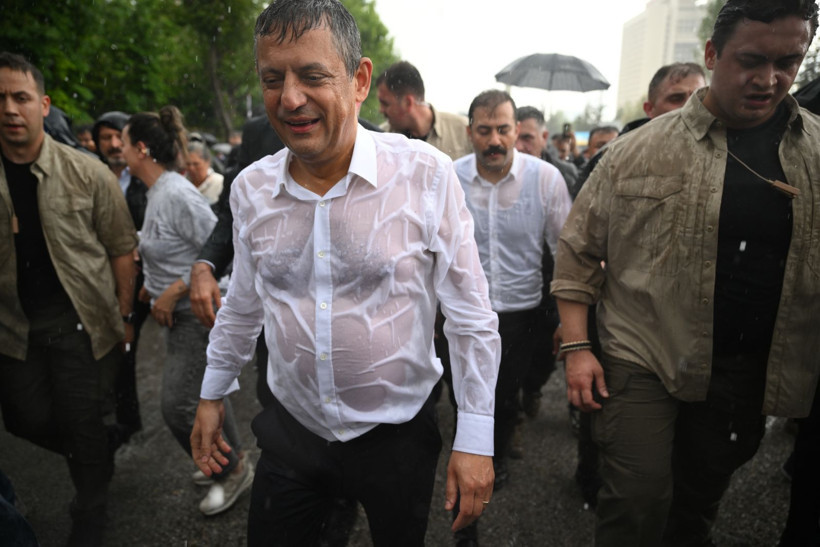 Özgür Özel: Baba ocağını geri almak üzere çıkıyoruz - Resim : 3