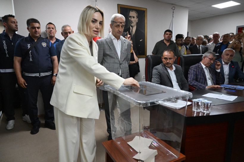 Bir CHP'li belediyenin y&ouml;netimi daha AKP'ye ge&ccedil;ti - Resim : 1