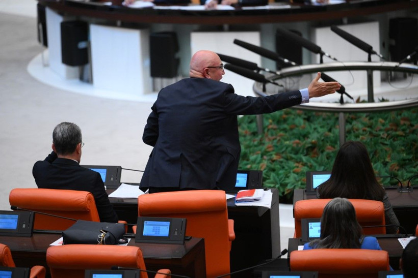 Meclis'te 'hırsızlık' tartışması: Tansiyon yükseldi - Resim: 9