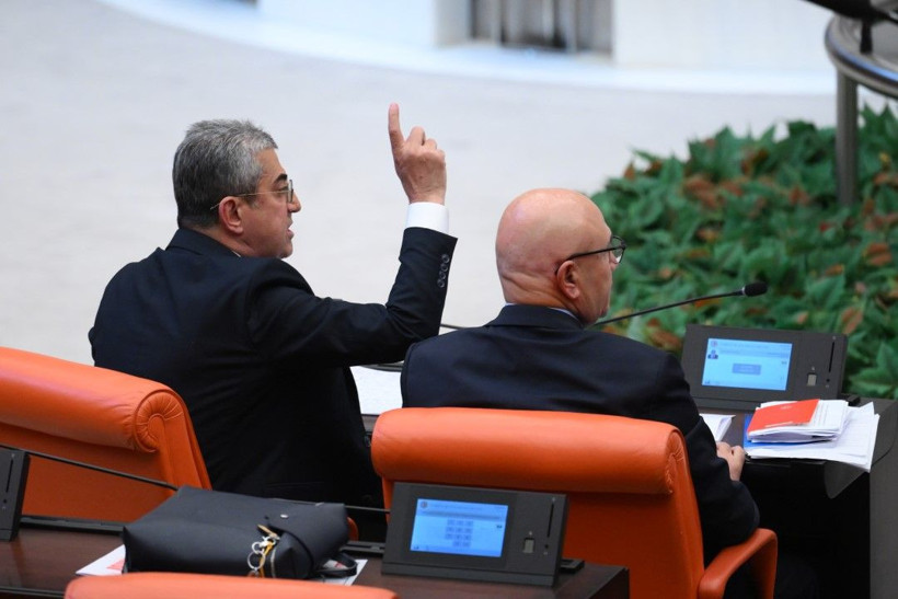 Meclis'te 'hırsızlık' tartışması: Tansiyon yükseldi - Resim: 8