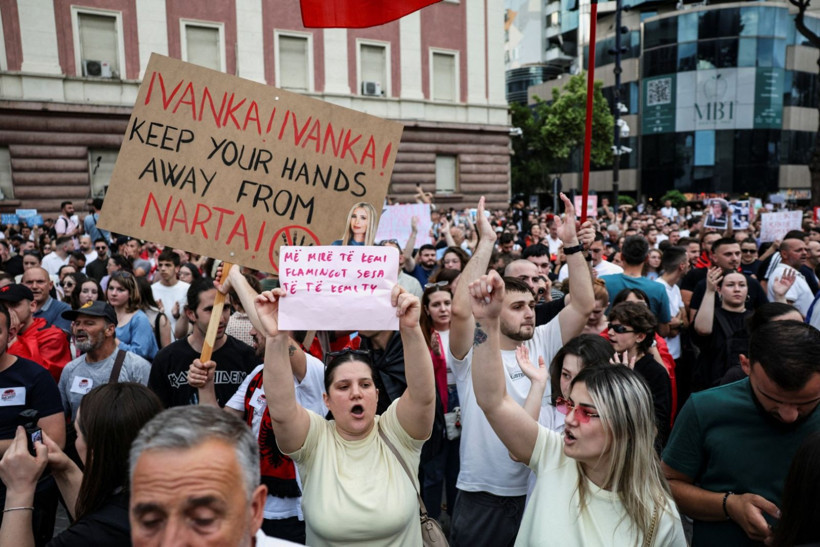 Trump'ın kızı ve damadı ülkeyi ayağa kaldırdı - Resim: 17