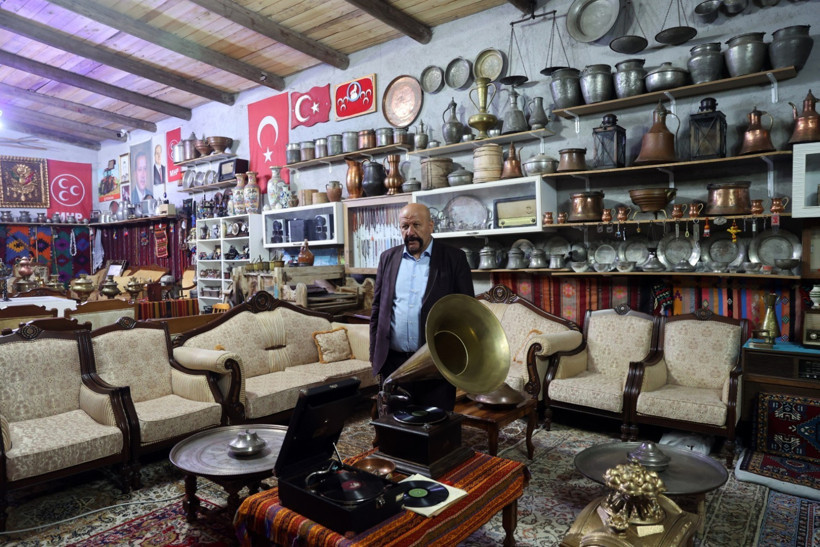 16 ili gezdi, 1000 parça topladı: Garajını müzeye çevirdi - Resim : 1