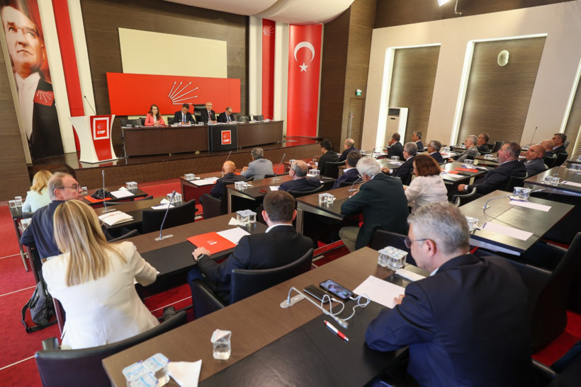 İstifalar sonrası CHP'de PM görevine devam edecek, olağan kurultay takvimi açıklanacak - Resim : 1