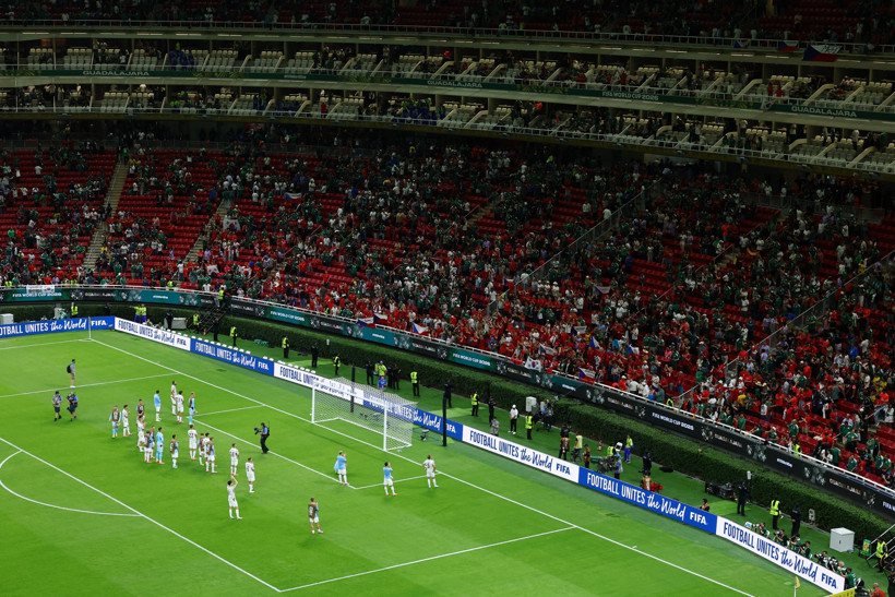 Dünya Kupası maçında tribünler boş kaldı: Bilet fiyatları yine gündem oldu - Resim : 2