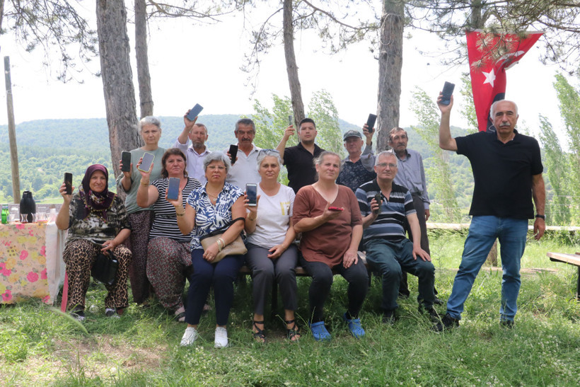 İnternet yüzünden göç ediyorlar - Resim : 2