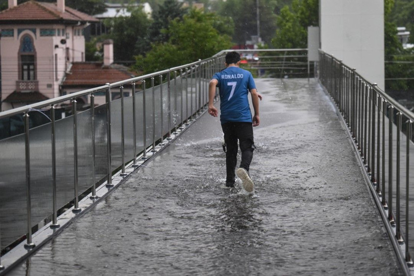 Birçok kenti yağış vurdu: Hayat durma noktasına geldi - Resim: 23