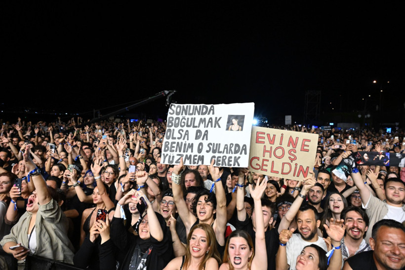 Şebnem Ferah geri döndü: İzmir’de kapalı gişe gece - Resim : 1