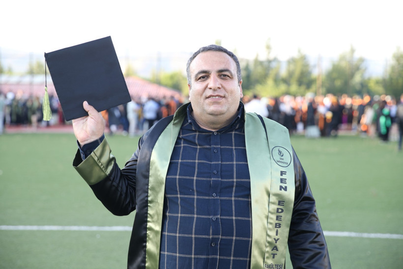 Şoför olduğu üniversiteyi birinci tamamladı - Resim : 1