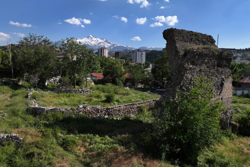 Gecekonduların arasındaki tarih keşfedilmeyi bekliyor - Resim : 1