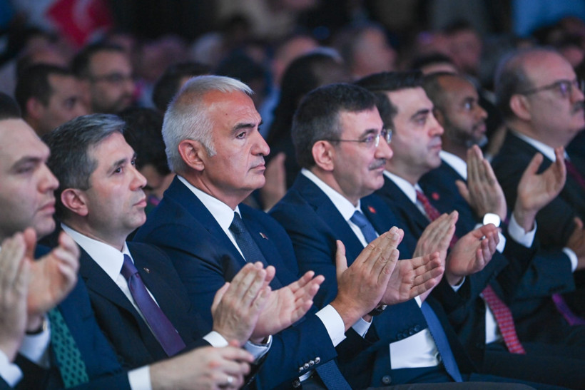 Türkiye bursları dünyaya 2 bin 800 yeni gönül elçisi kazandırdı - Resim : 1